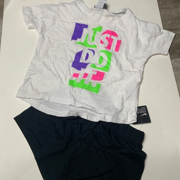 Nike Girls Two Piece - Picture 3 of 3